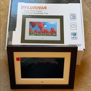 NEW Sylvania 7” digital photo frame!